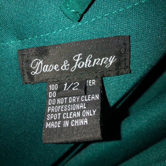 Beautiful emerald green evening gown - Picture 2 of 6